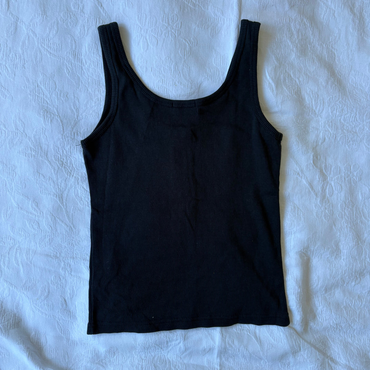 vintage 2000s y2k grunge indie black zip up tank