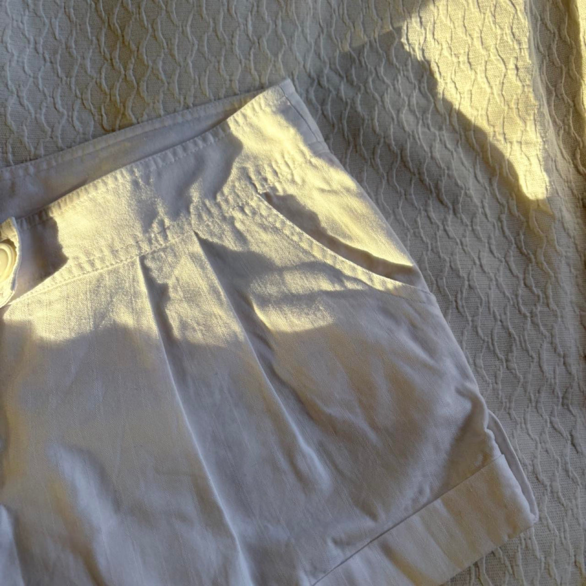 vintage 2000s y2k white shorts