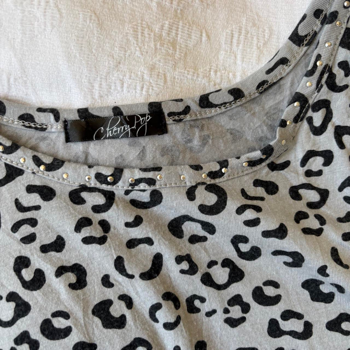 vintage 2000s y2k grunge grey leopard print tank