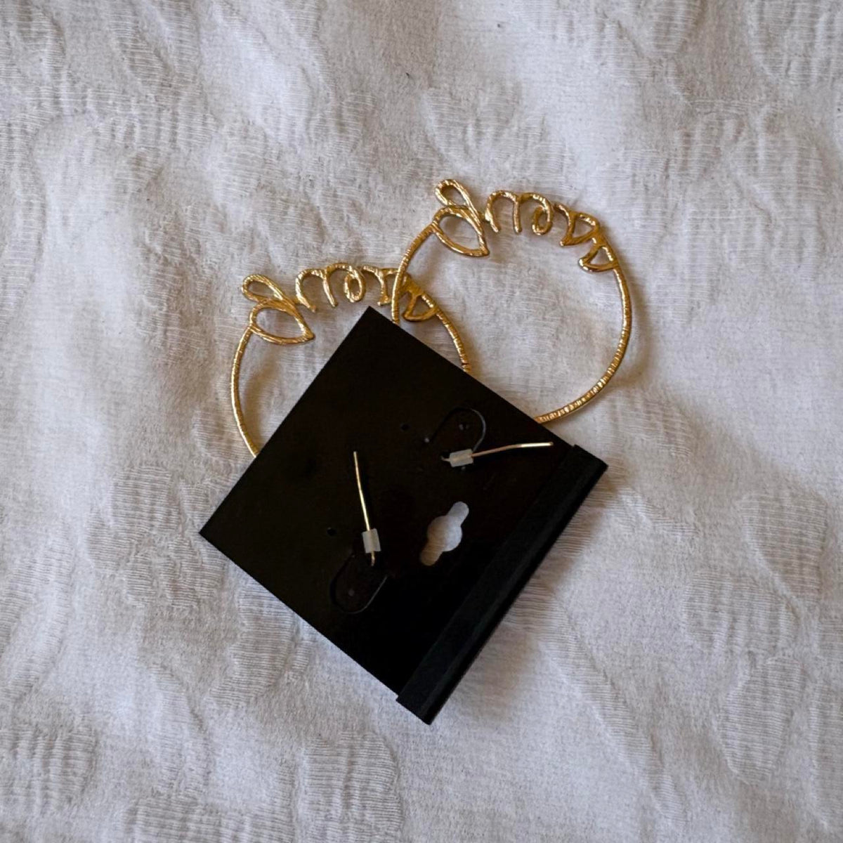 deadstock NWT 2000s y2k gold tone guess hoop earrings