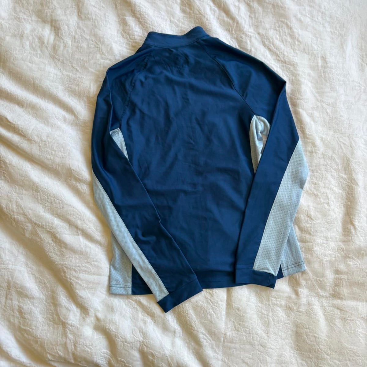 deadstock NWT 2000s era blue zip up long sleeve activewear top