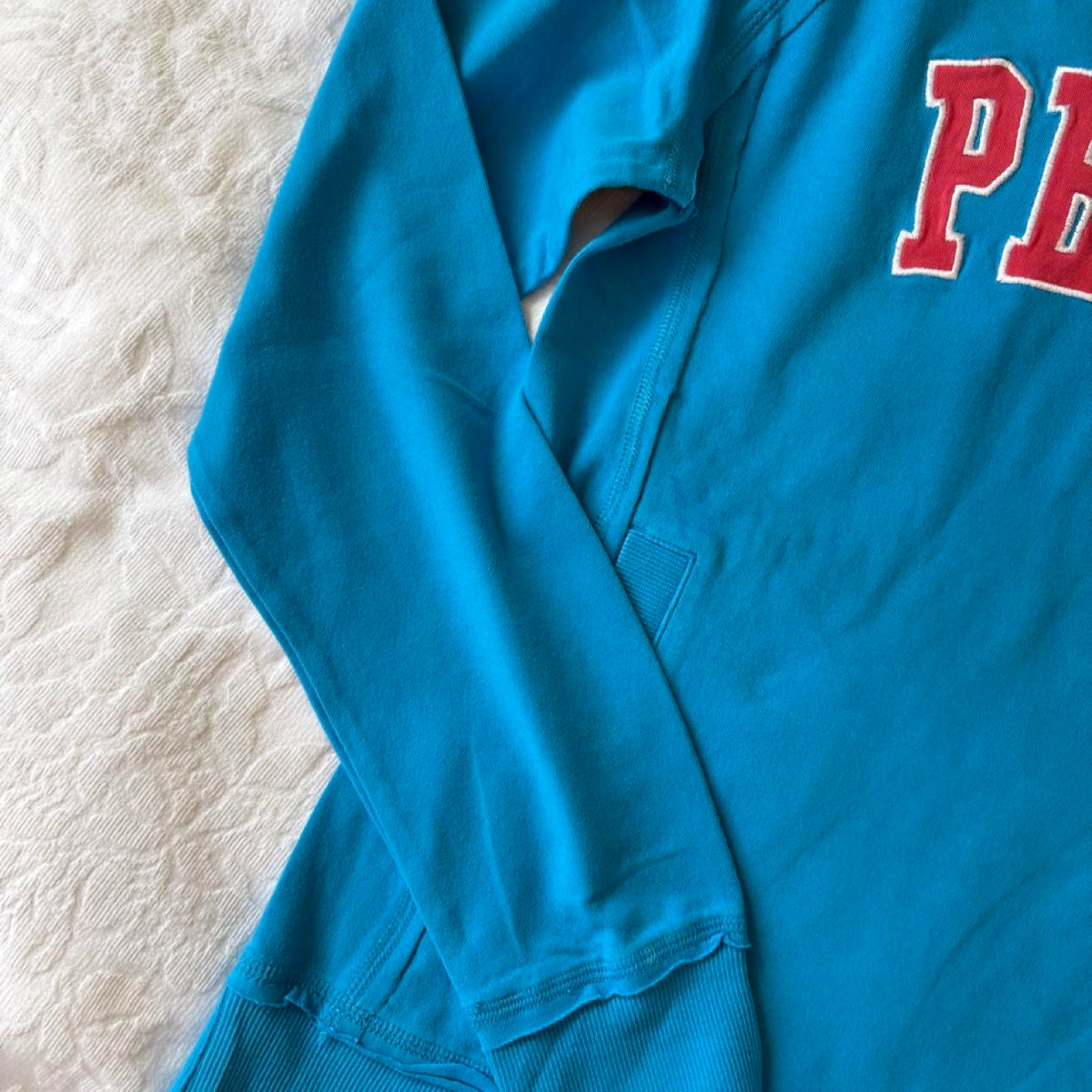 deadstock NWT 2000s y2k activewear blue sweatshirt