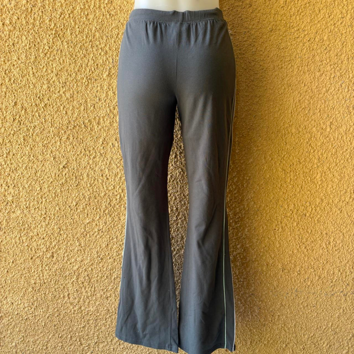 deadstock NWOT 2000s Y2K grey green activewear pants