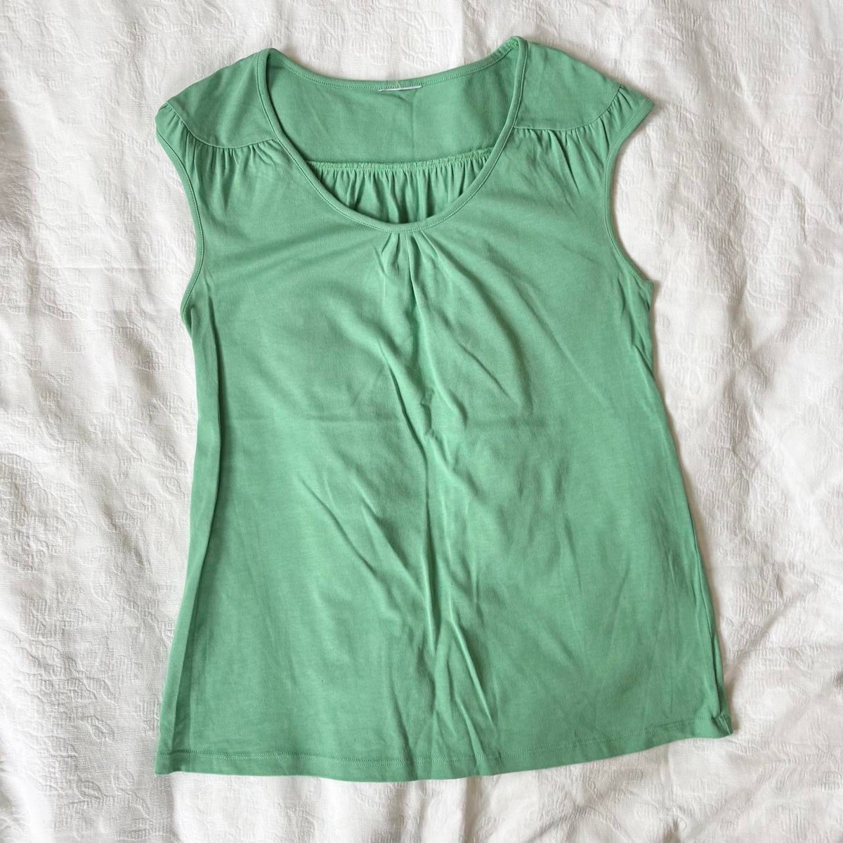 deadstock NWOT 2000s era green peasant top