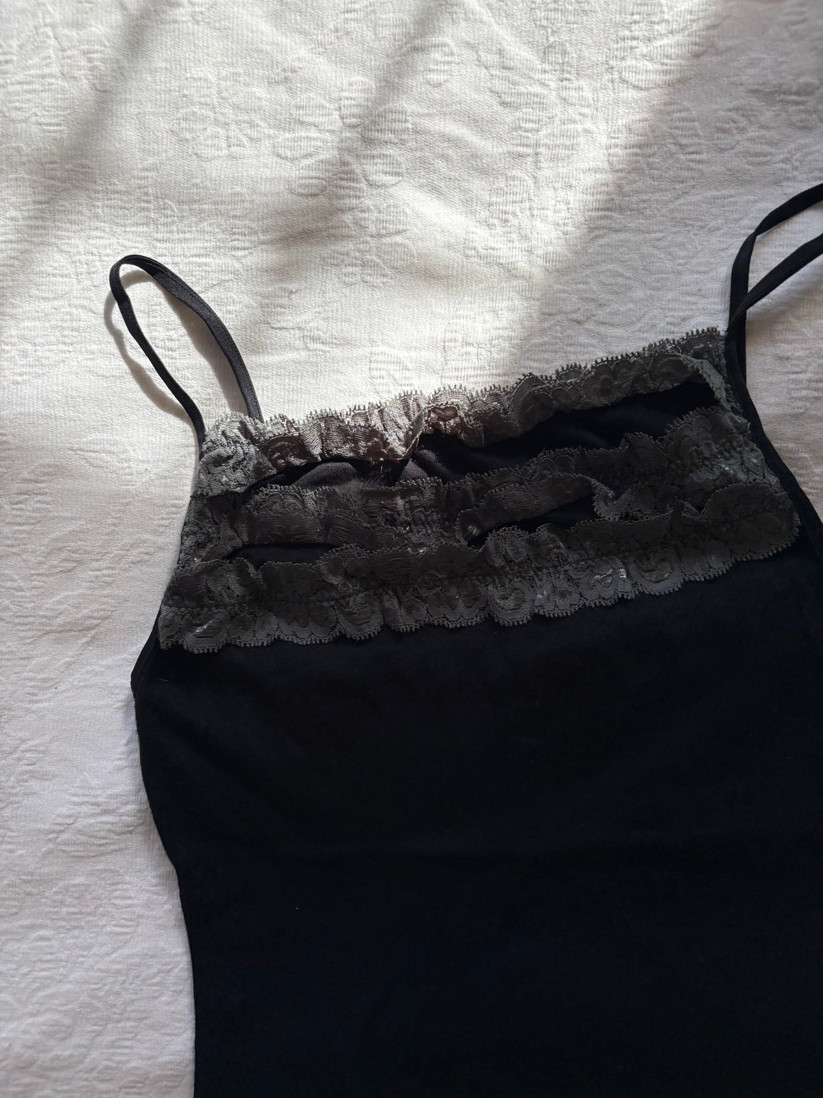 vintage 2000s y2k black trim cami
