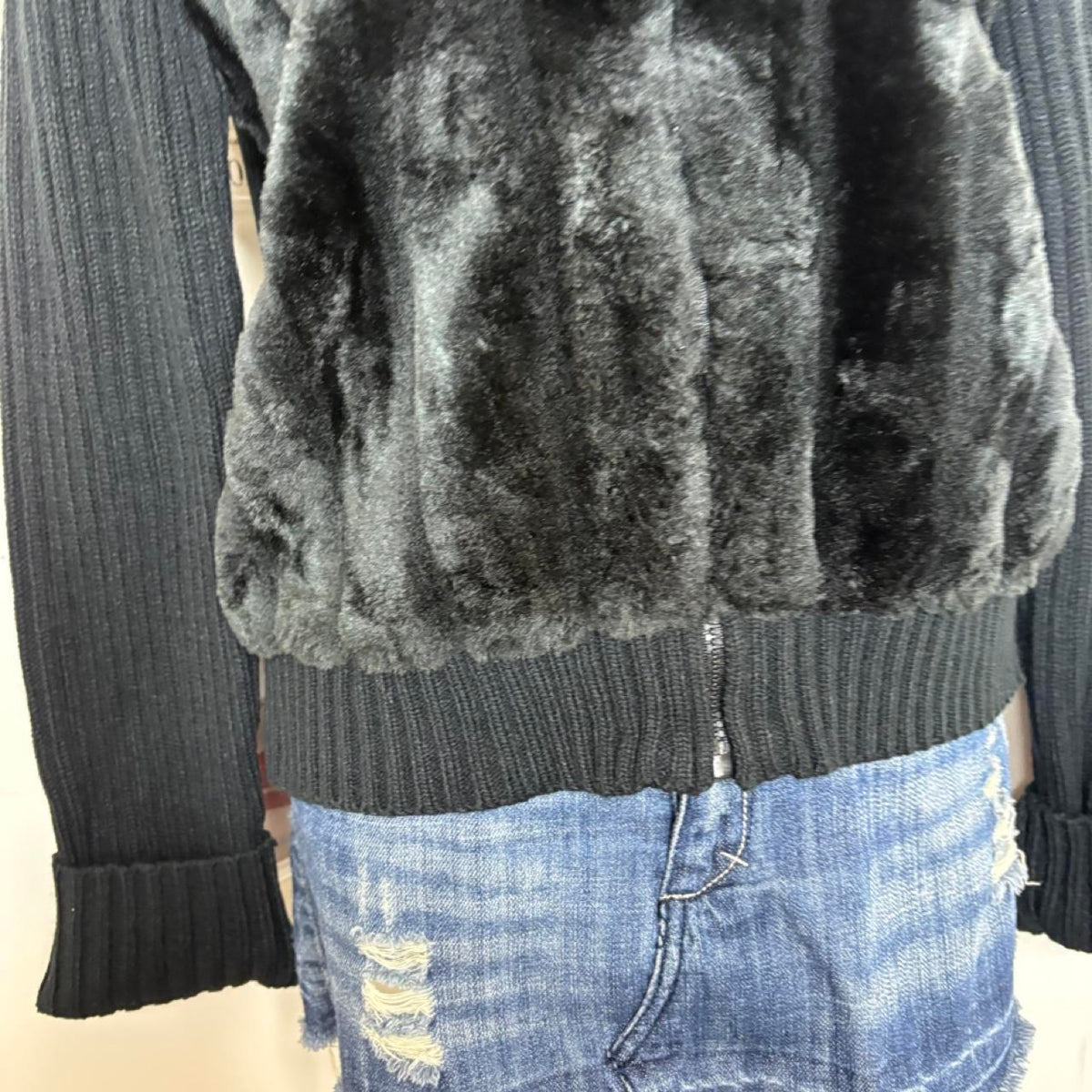 deadstock NWOT 2000s y2k black fur trim jacket