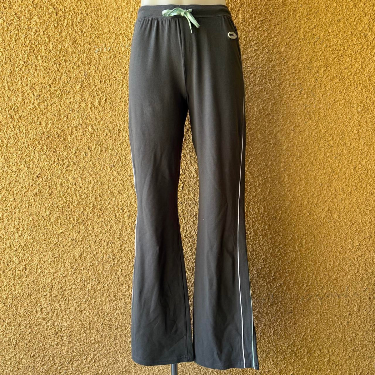 deadstock NWOT 2000s Y2K grey green activewear pants
