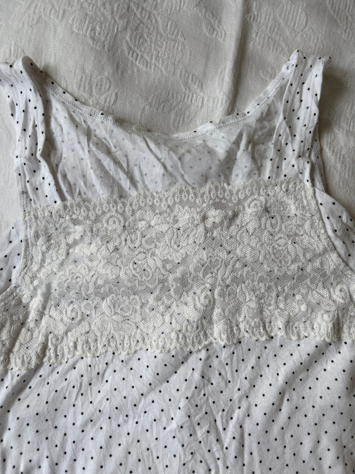 vintage 2000s y2k white polka dot lace trim tank
