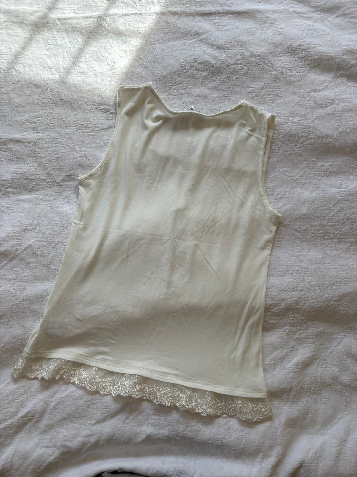 vintage 2000s y2k cream lace tank