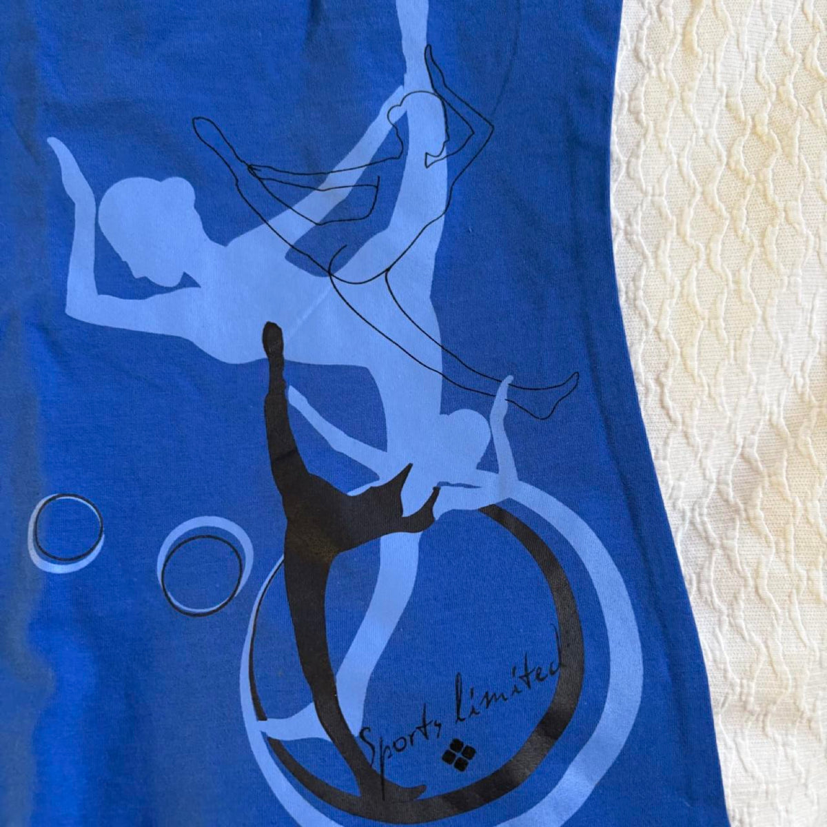 deadstock NWOT 2000s y2k blue graphic activewear tee