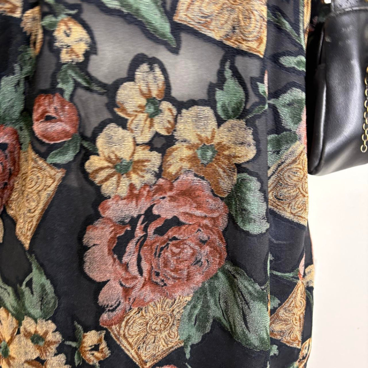 90s micromesh rose embossed tee