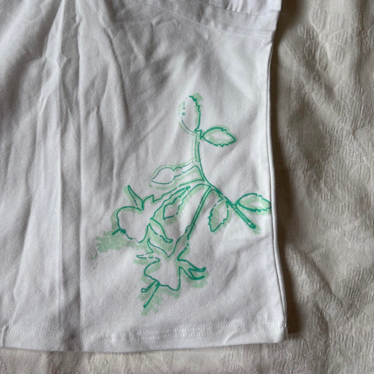 deadstock NWOT 2000s y2k white graphic activewear tank