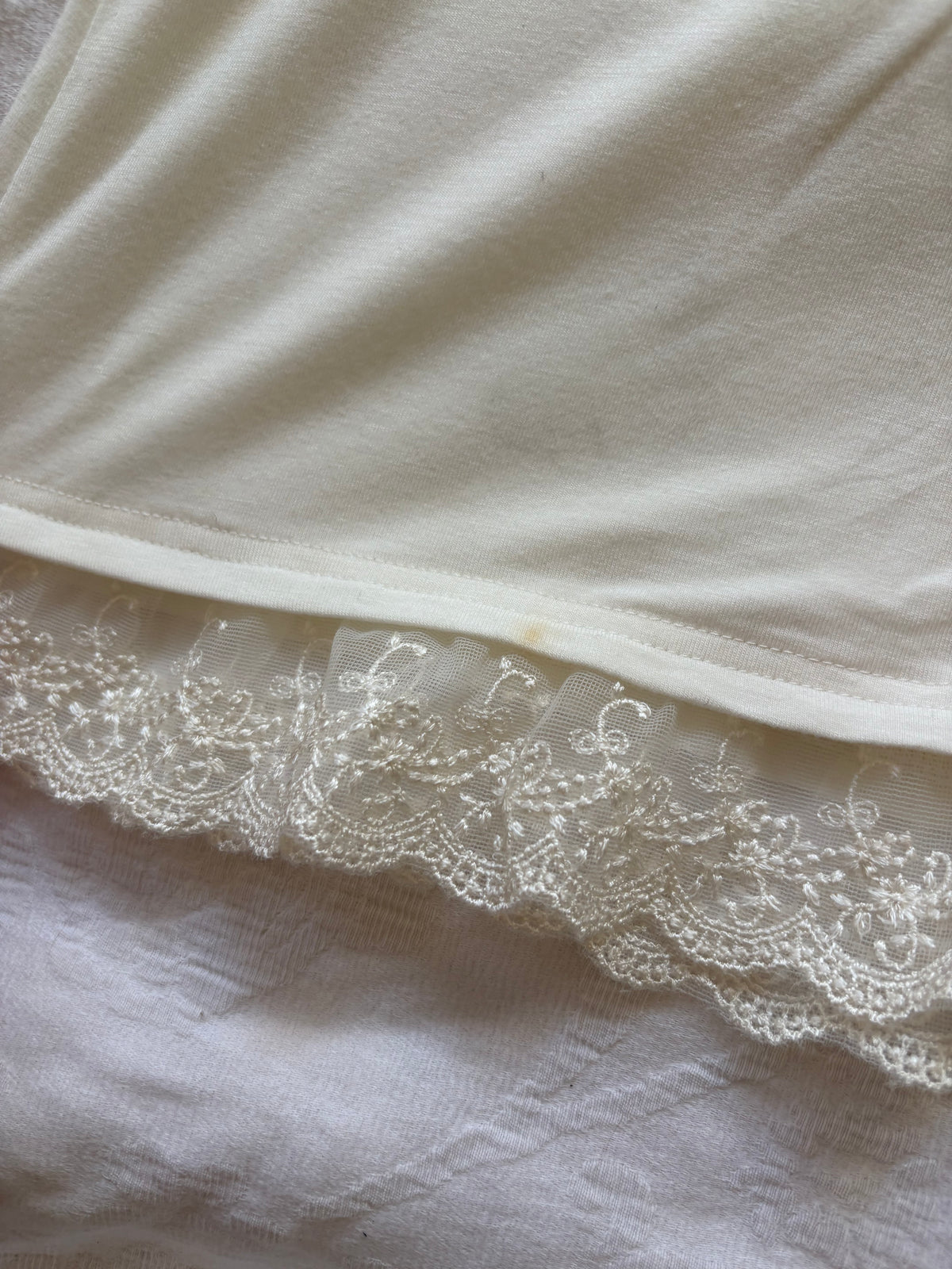 vintage 2000s y2k cream lace tank