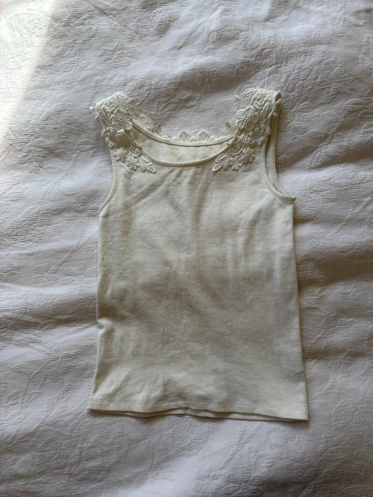vintage 2000s y2k white tank