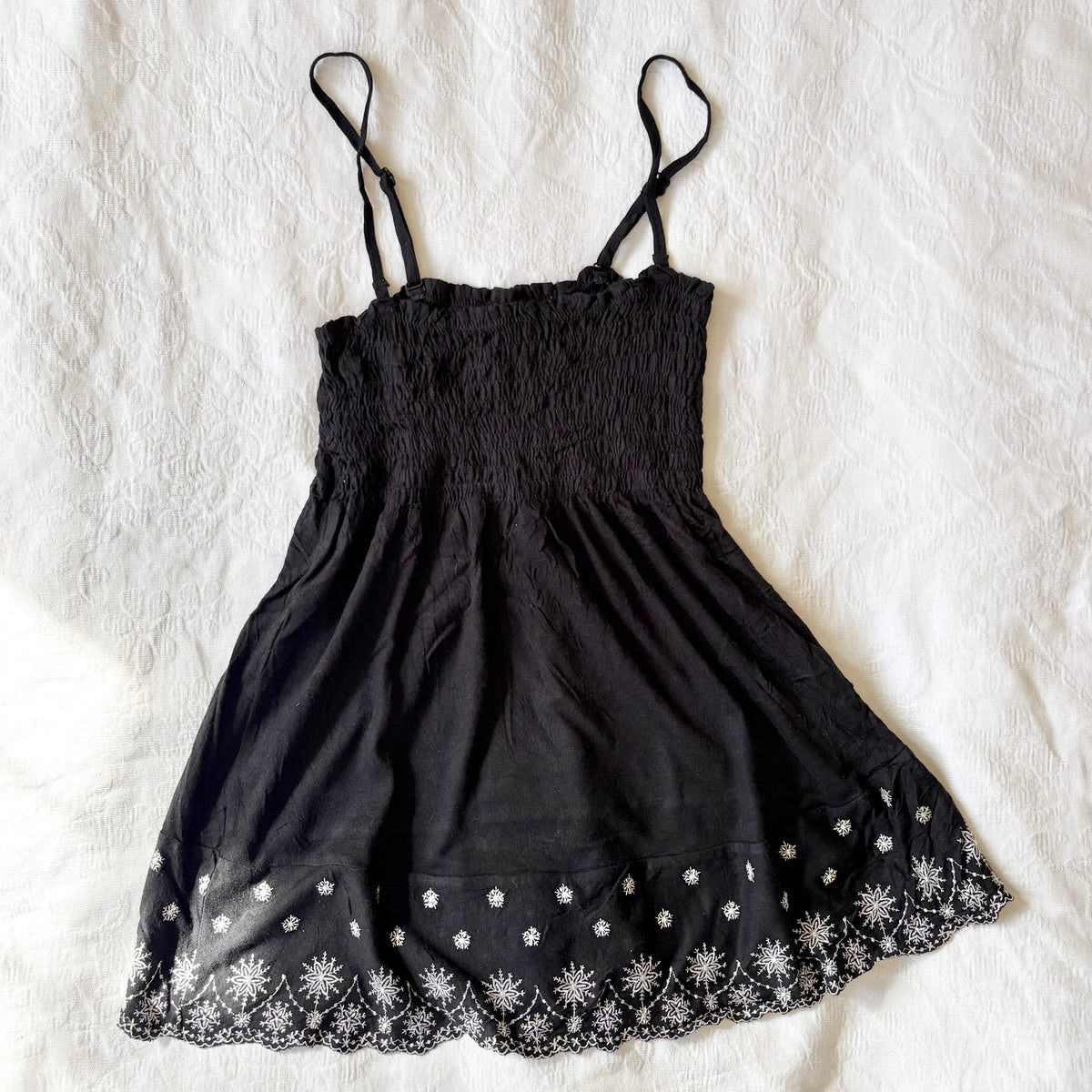 vintage 2000s y2k black flowy cami