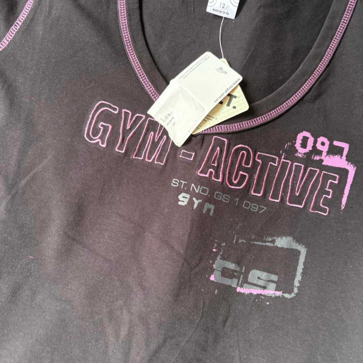 deadstock NWT 2000s y2k graphic activewear sports top