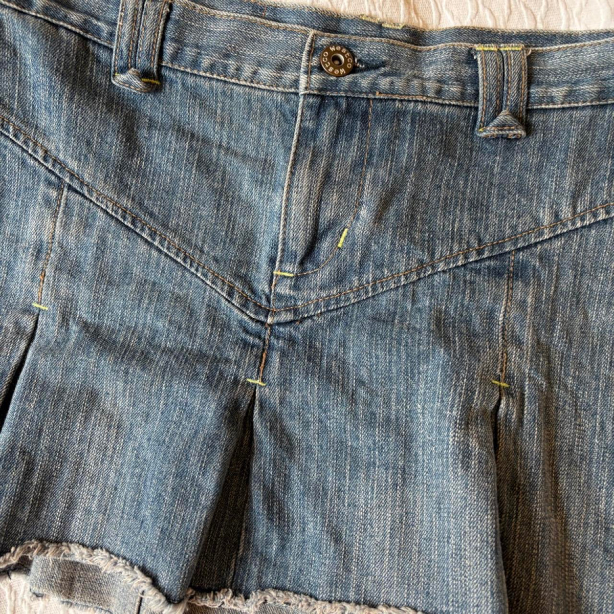 vintage 2000s y2k mini denim skirt