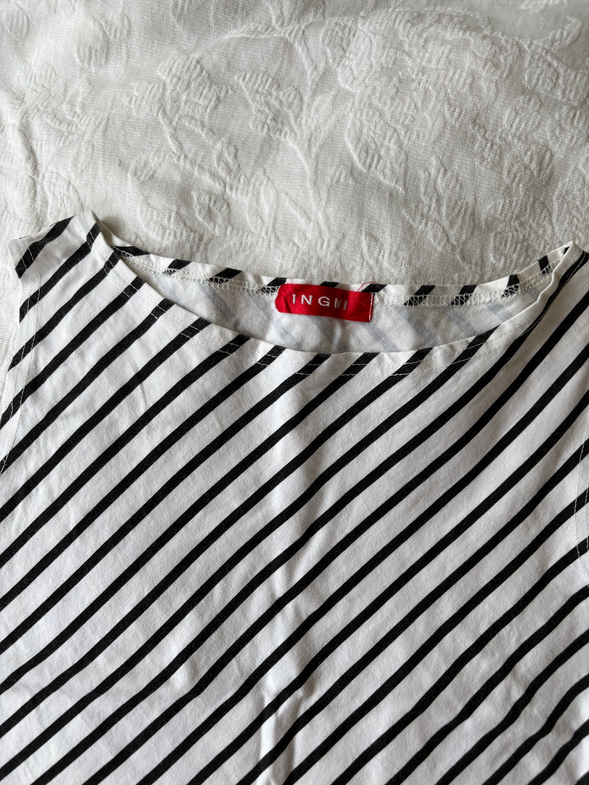 vintage 2000s y2k white black stripe tank
