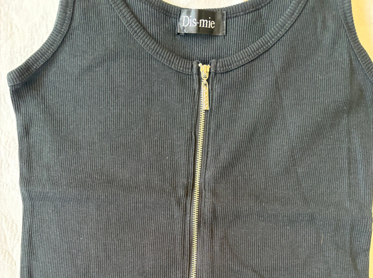 vintage 2000s y2k grunge indie black zip up tank