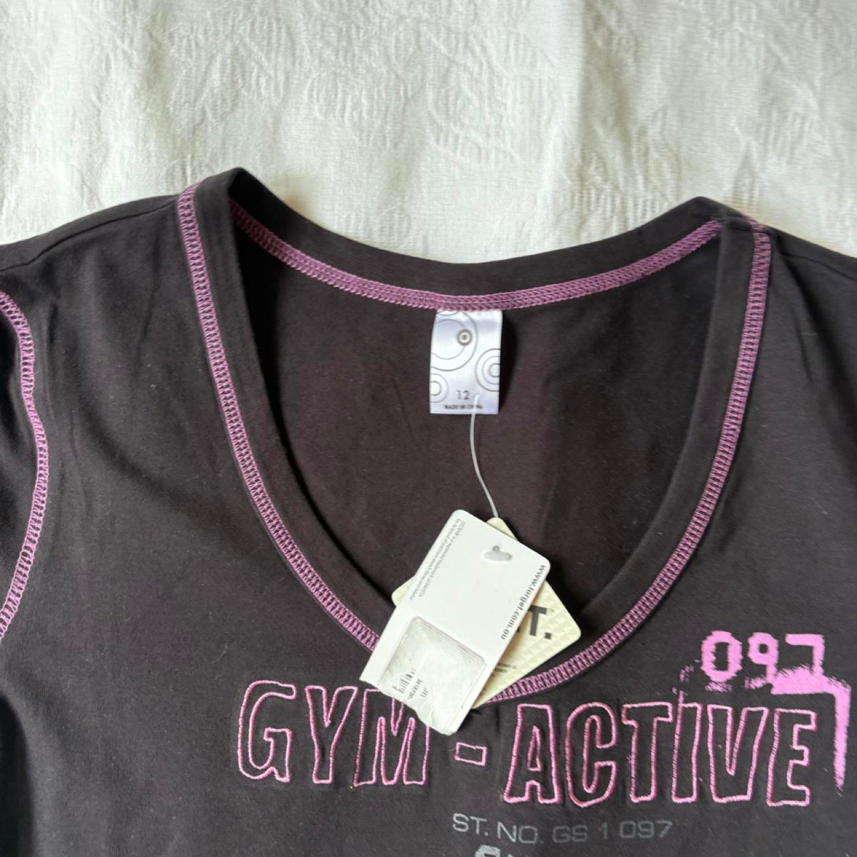 deadstock NWT 2000s y2k graphic activewear sports top