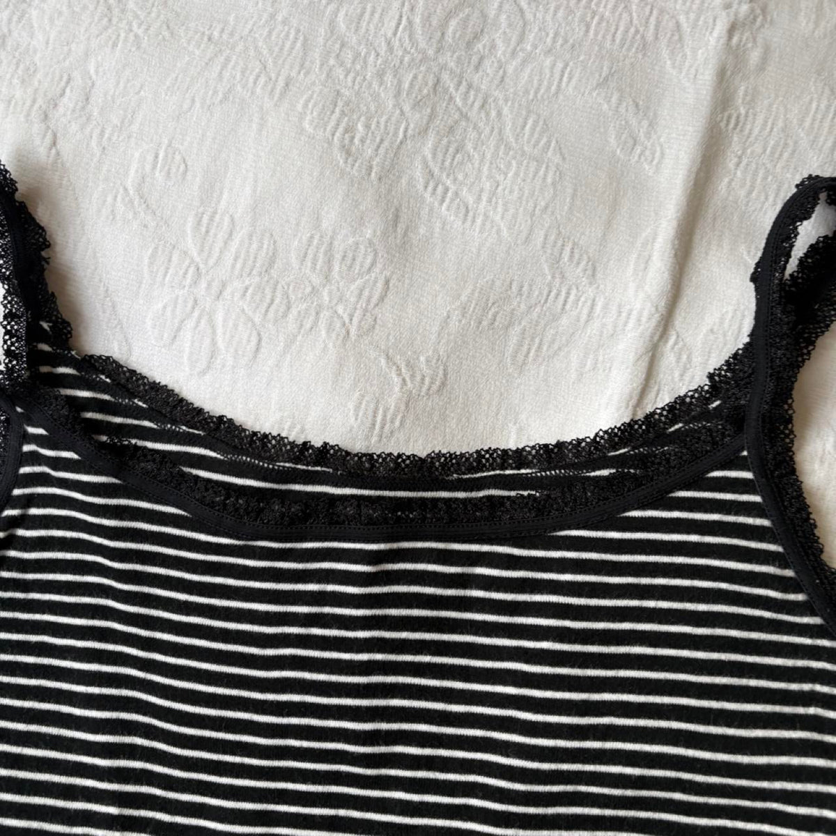 vintage 2000s y2k black white stripe  cami