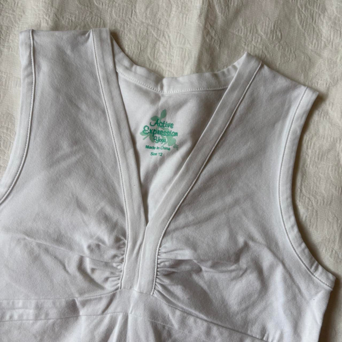 deadstock NWOT 2000s y2k white graphic activewear tank