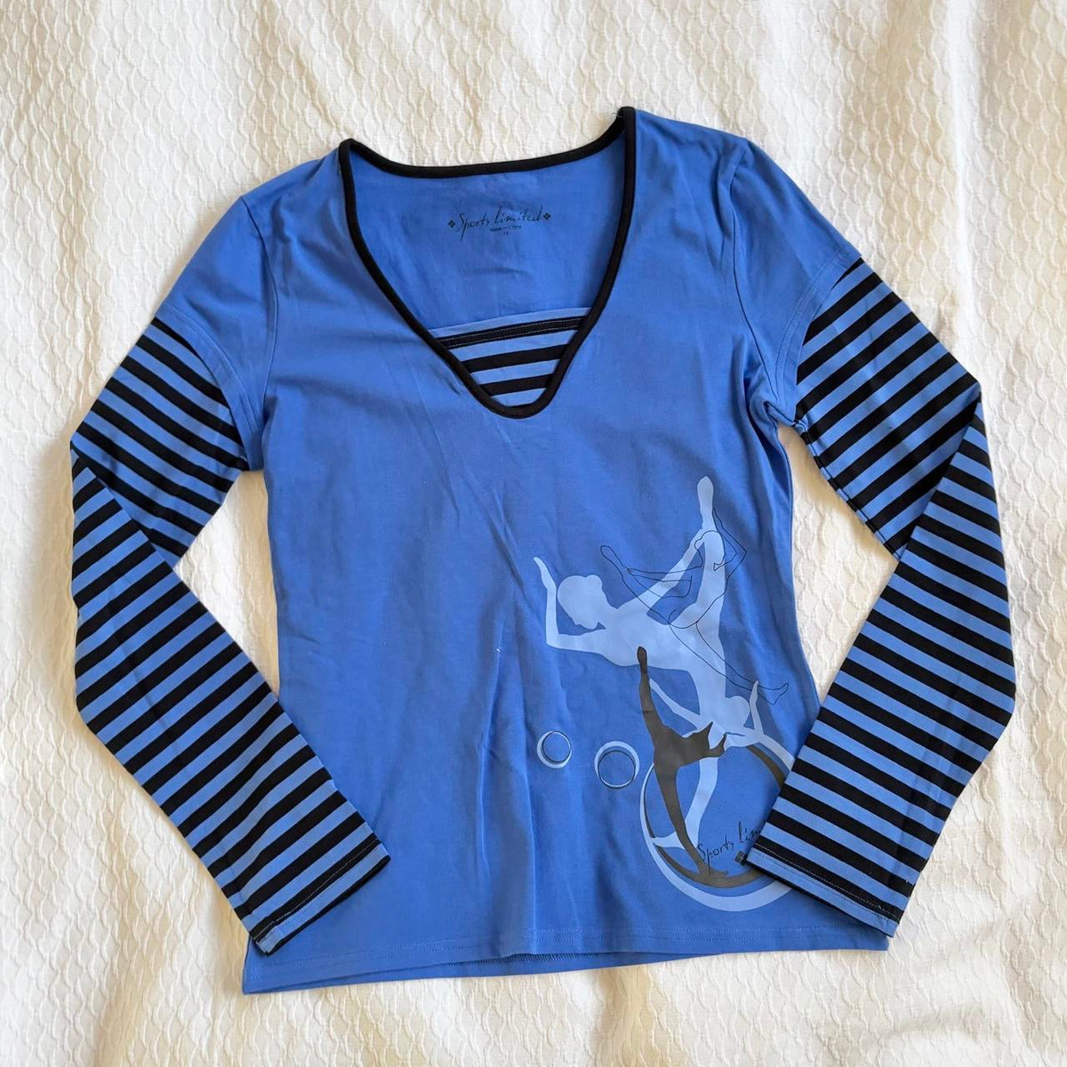 deadstock NWOT 2000s y2k blue graphic activewear long sleeve