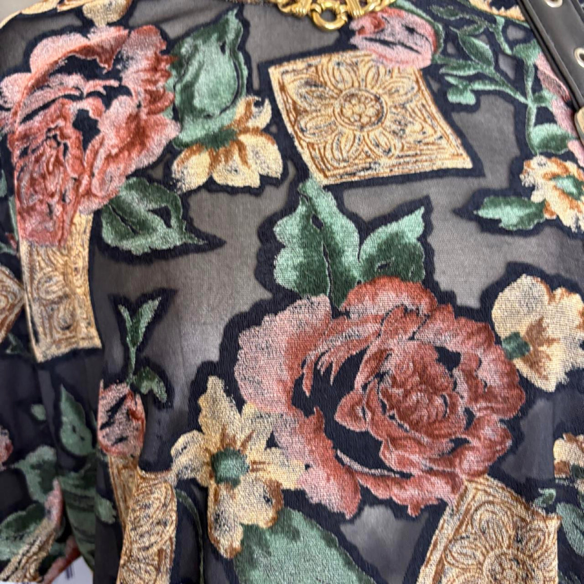 90s micromesh rose embossed tee