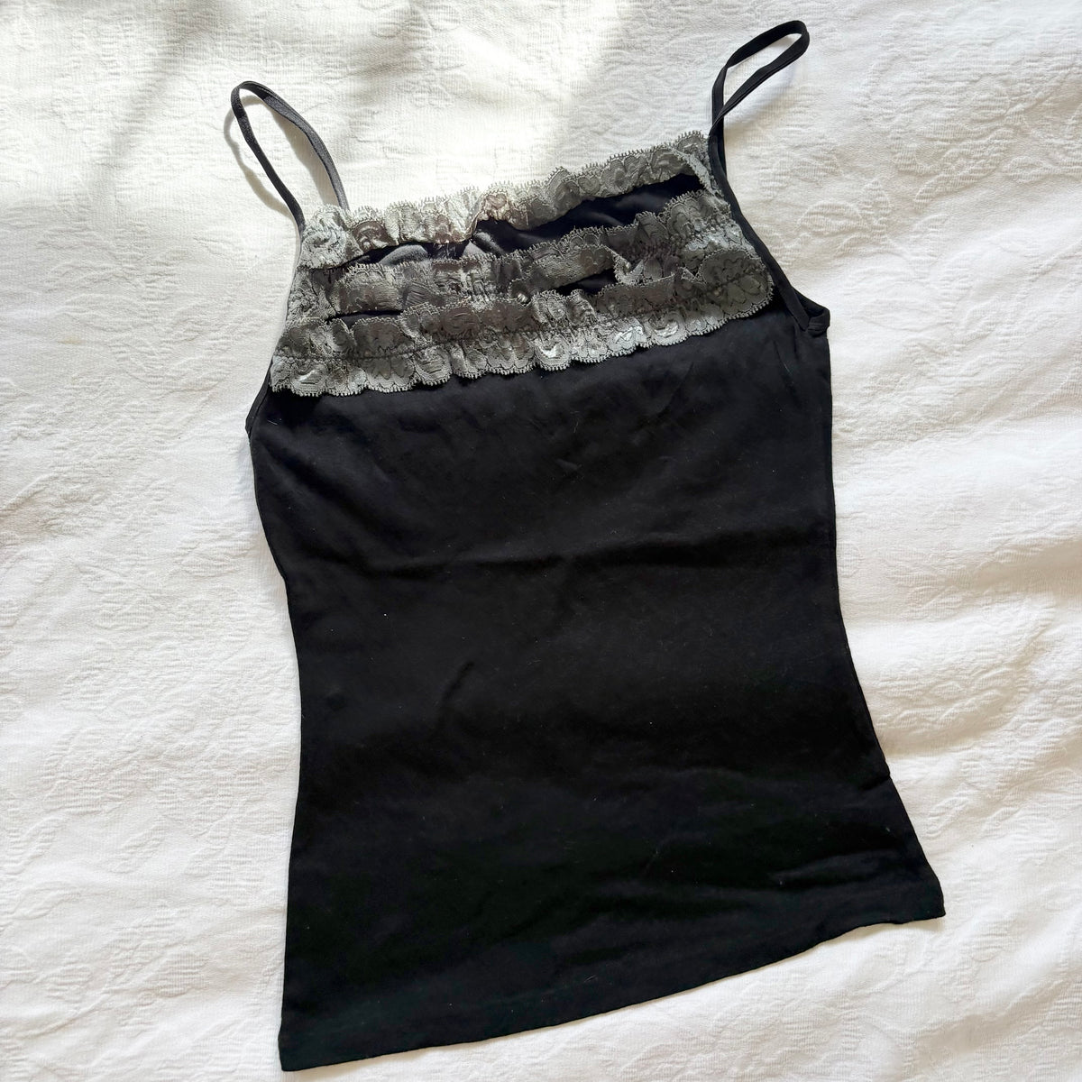 vintage 2000s y2k black trim cami