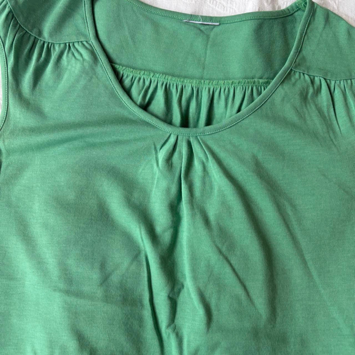 deadstock NWOT 2000s era green peasant top