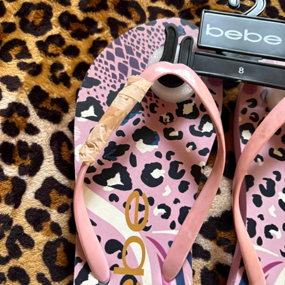 deadstock NWT 2000s mcbling style pink leopard print bebe thongs