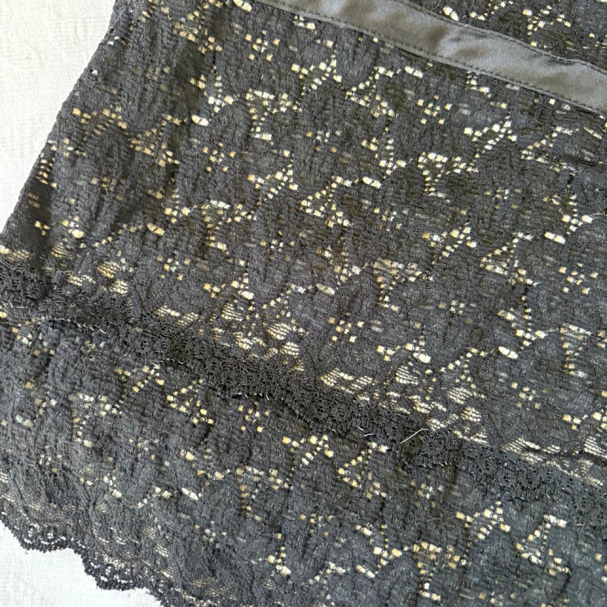 vintage 2000s y2k coquette lace overlay feminine cami