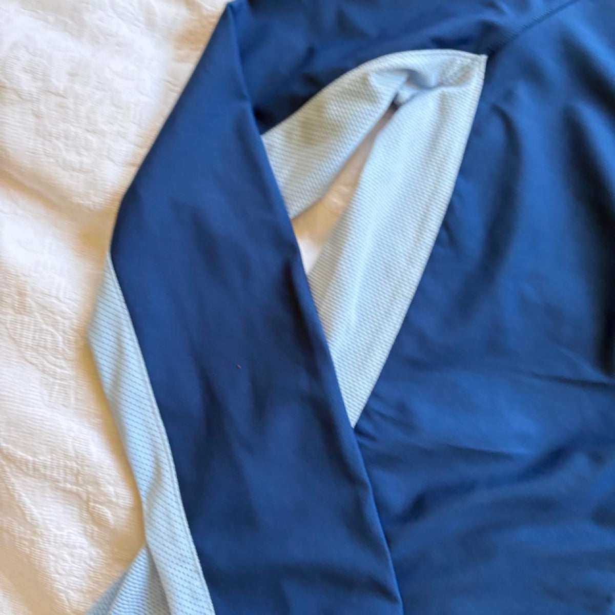 deadstock NWT 2000s era blue zip up long sleeve activewear top
