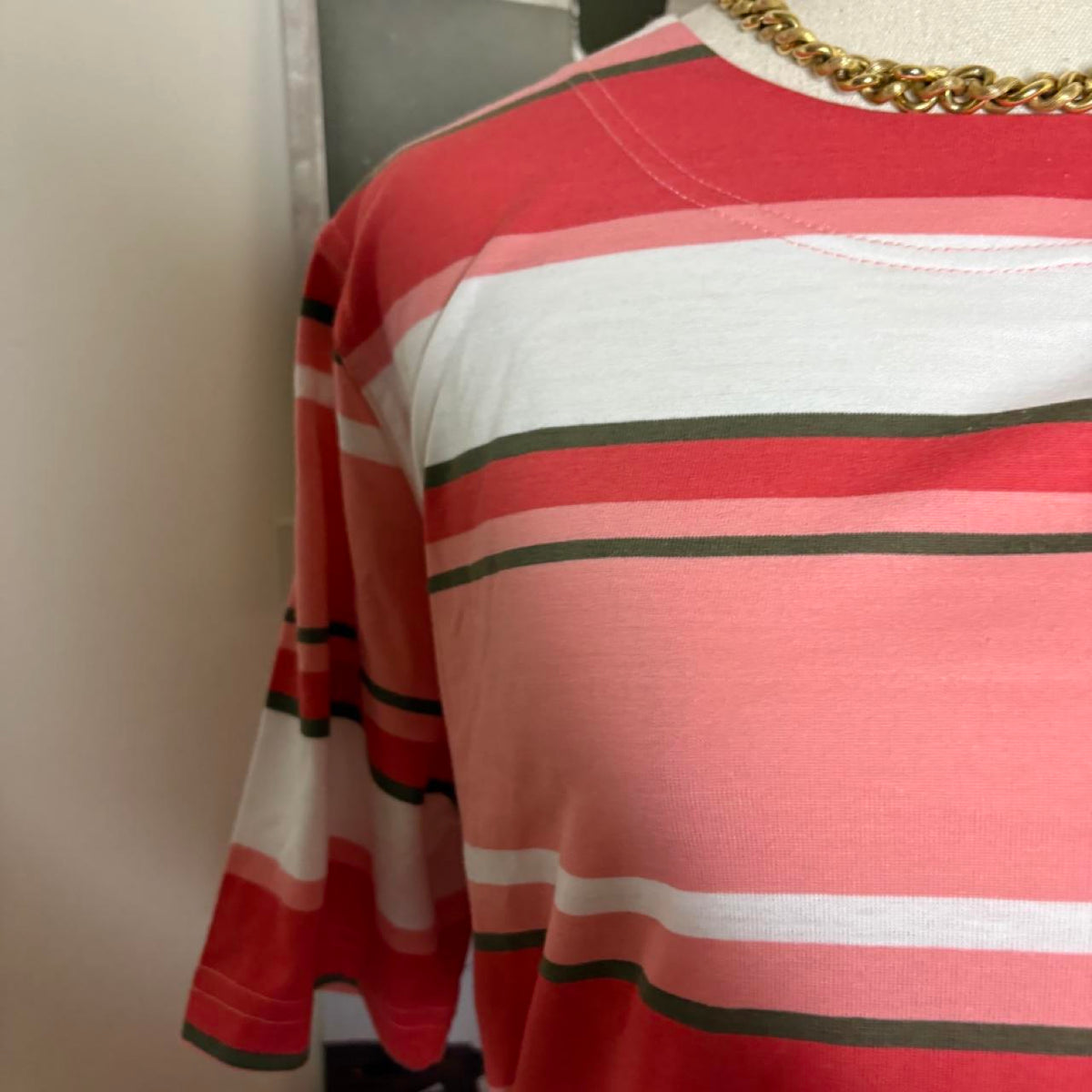2000s y2k pink red stripe t-shirt