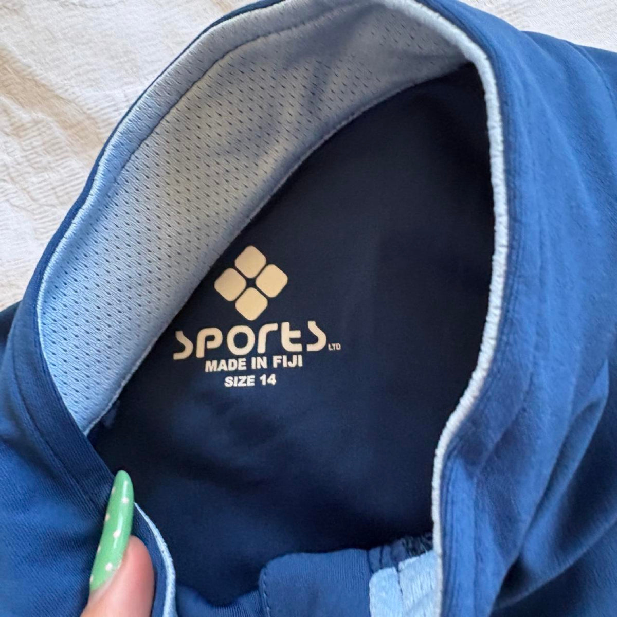 deadstock NWT 2000s era blue zip up long sleeve activewear top